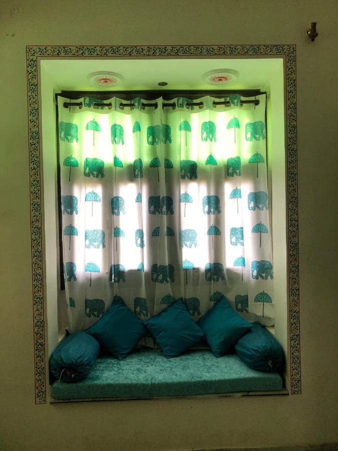 Whereabout Hostel Udaipur Luaran gambar