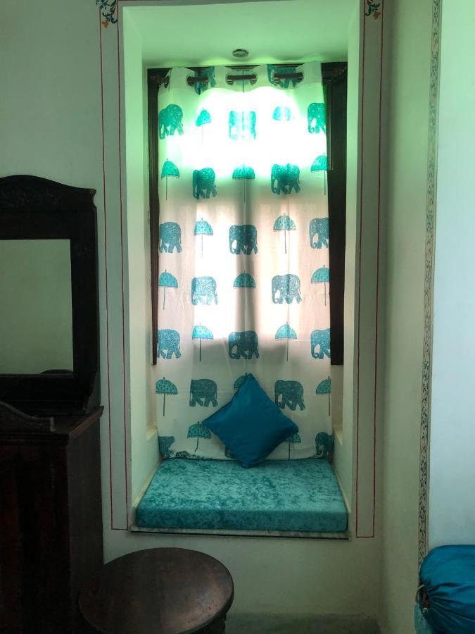 Whereabout Hostel Udaipur Luaran gambar
